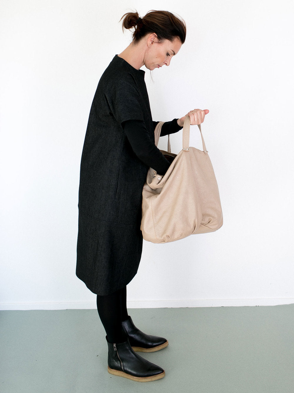 Papírový střih Cap Sleeve Dress