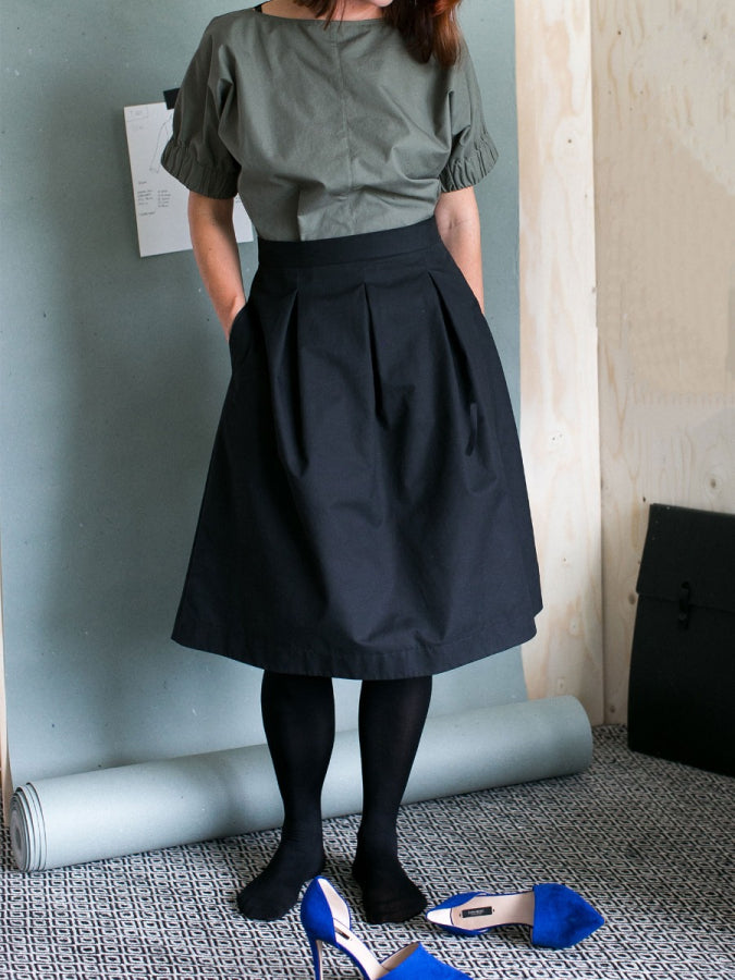 Papírový střih Three pleat skirt