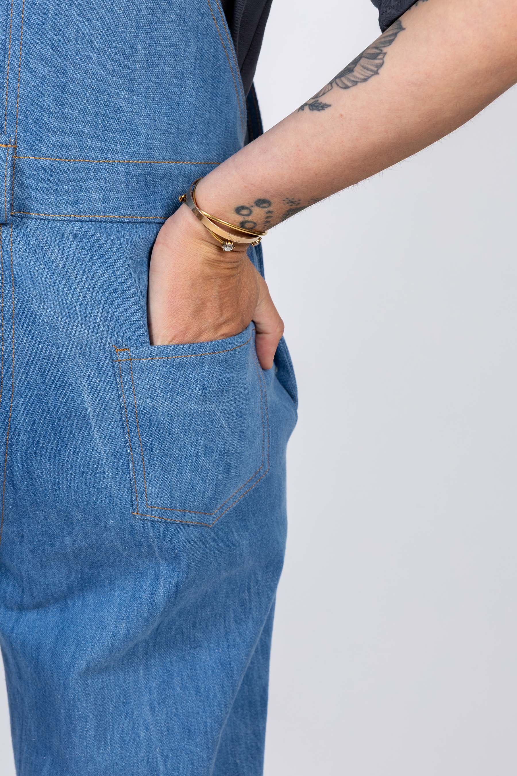 Papírový střih I AM Diamond | Kalhoty s laclem