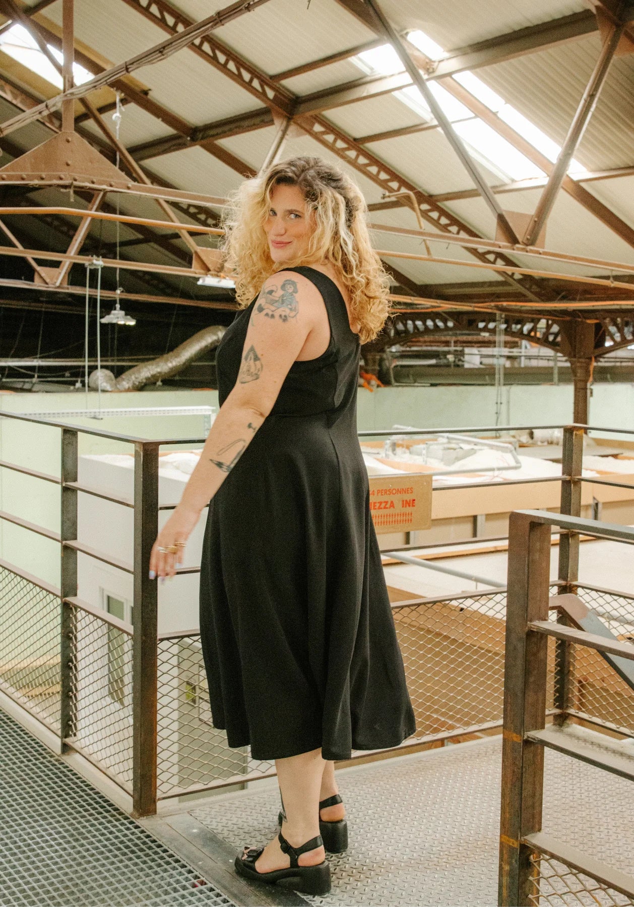 Papírový střih Linger|| Šaty