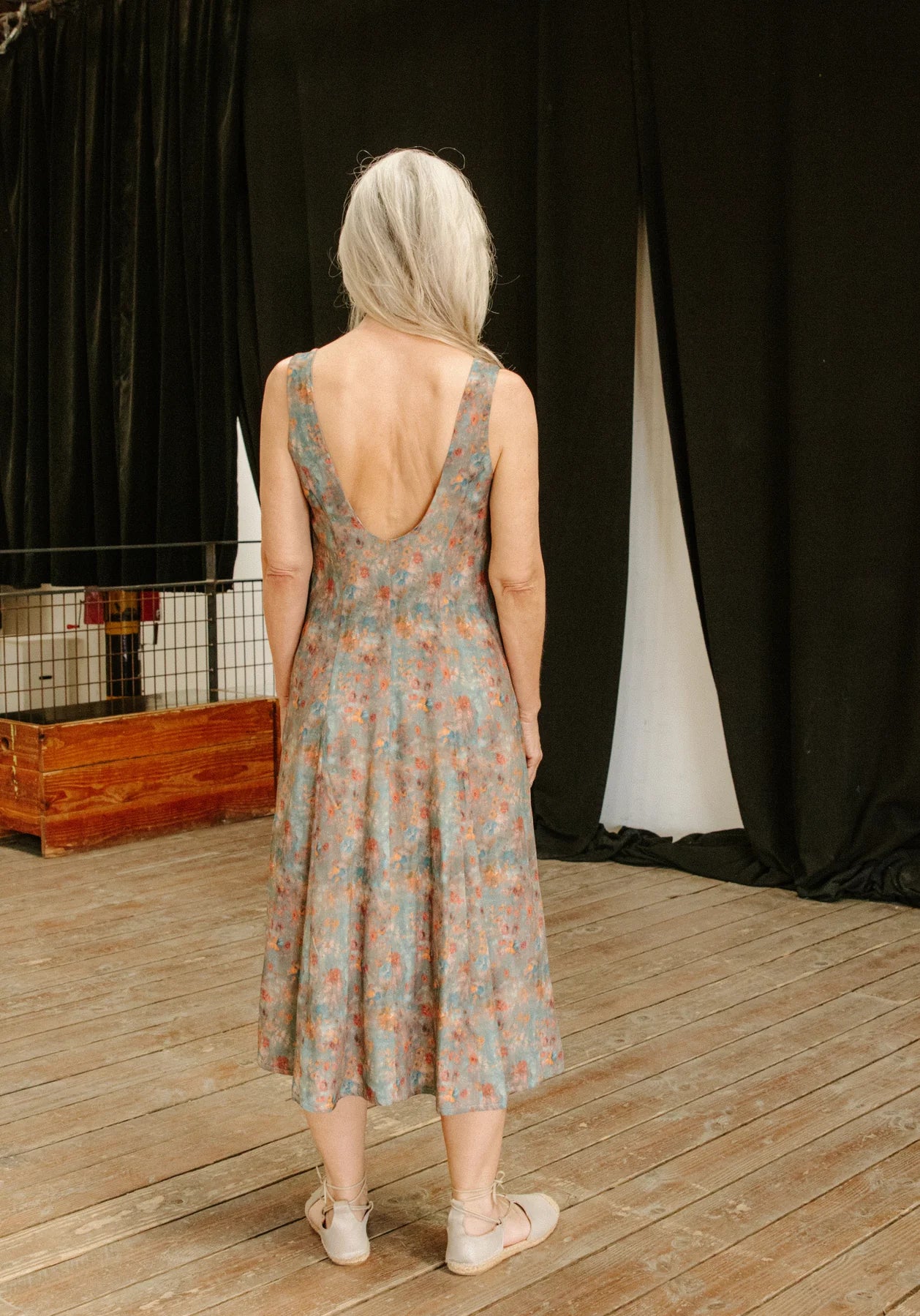 Papírový střih Linger|| Šaty